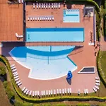 Flat With Swimming Pool And Balcony Appartamento