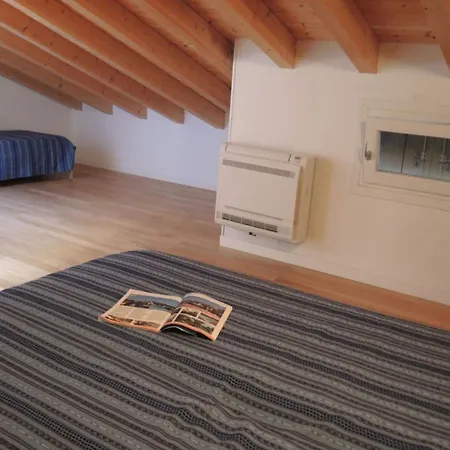 Flat With Swimming Pool And Balcony Lejlighed