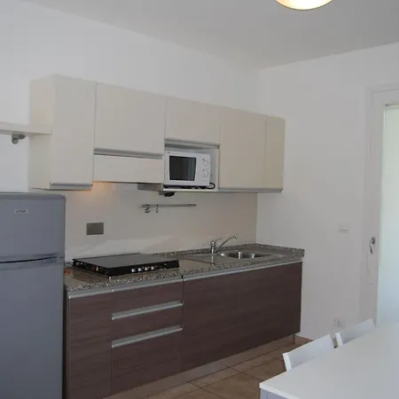 Flat With Swimming Pool And Balcony Lejlighed