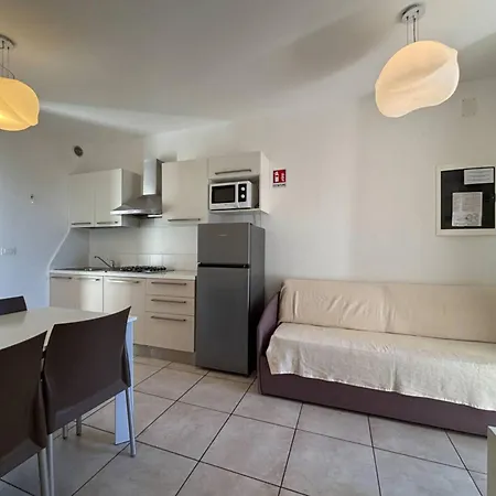 Flat With Swimming Pool And Balcony Lägenhet Bibione