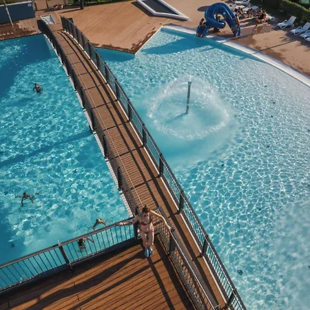 Relaxing Flat With Swimming Pool And Parking Lägenhet