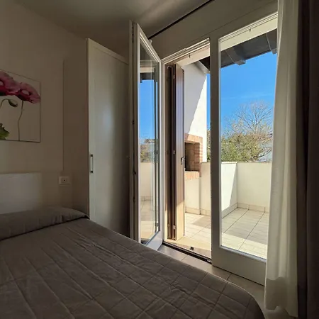 Relaxing Flat With Swimming Pool And Parking