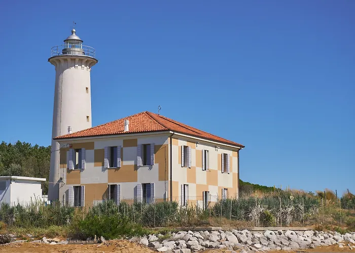 Flat With Swimming Pool And Balcony Apartment *