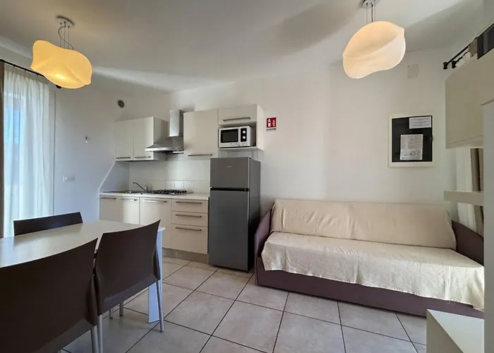 Flat With Swimming Pool And Balcony Lägenhet Bibione