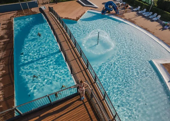 Apartment Flat With Swimming Pool And Balcony *